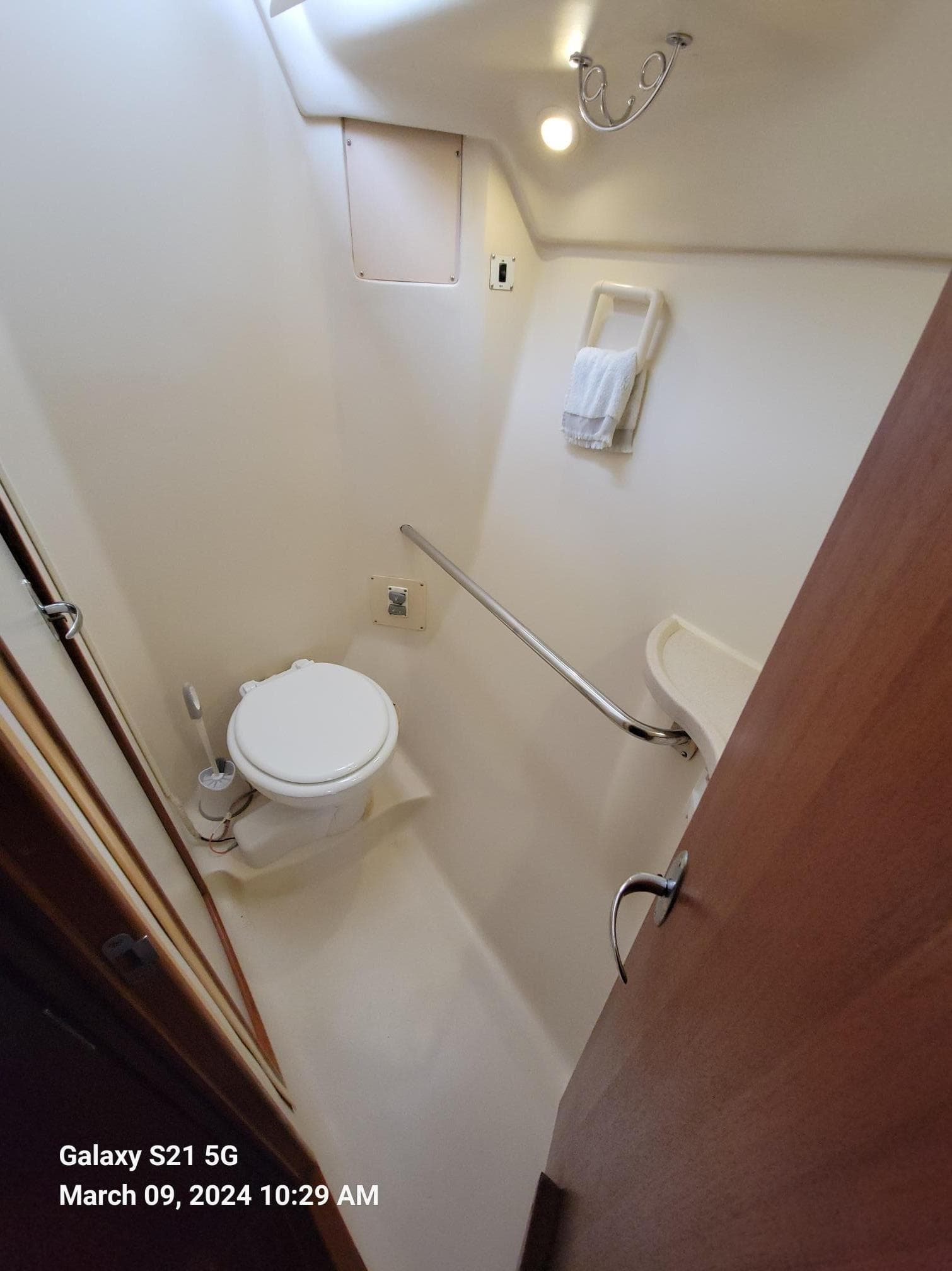 Master SR Ensuite Head