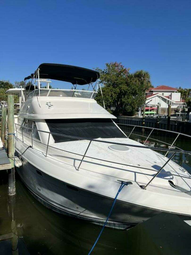 2004 Cruisers Yachts — - Image 5