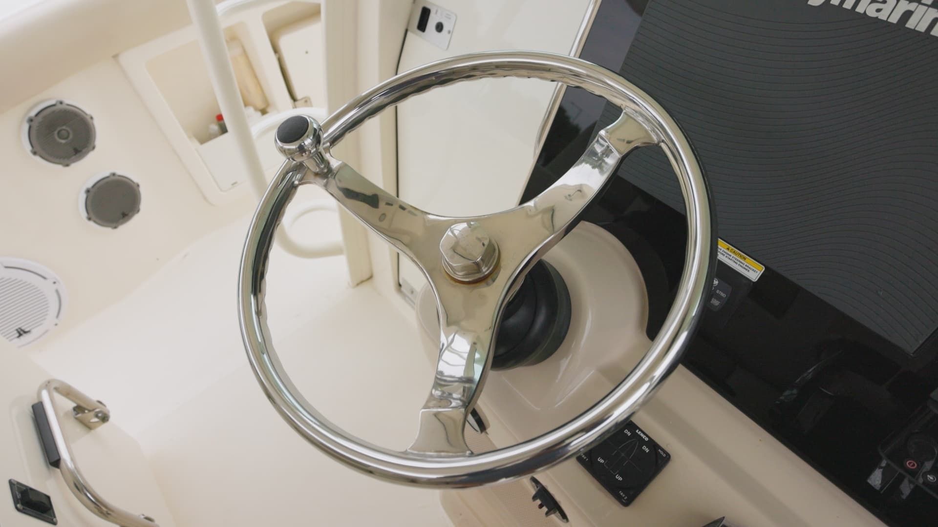 2018 Boston Whaler Outrage - Image 4