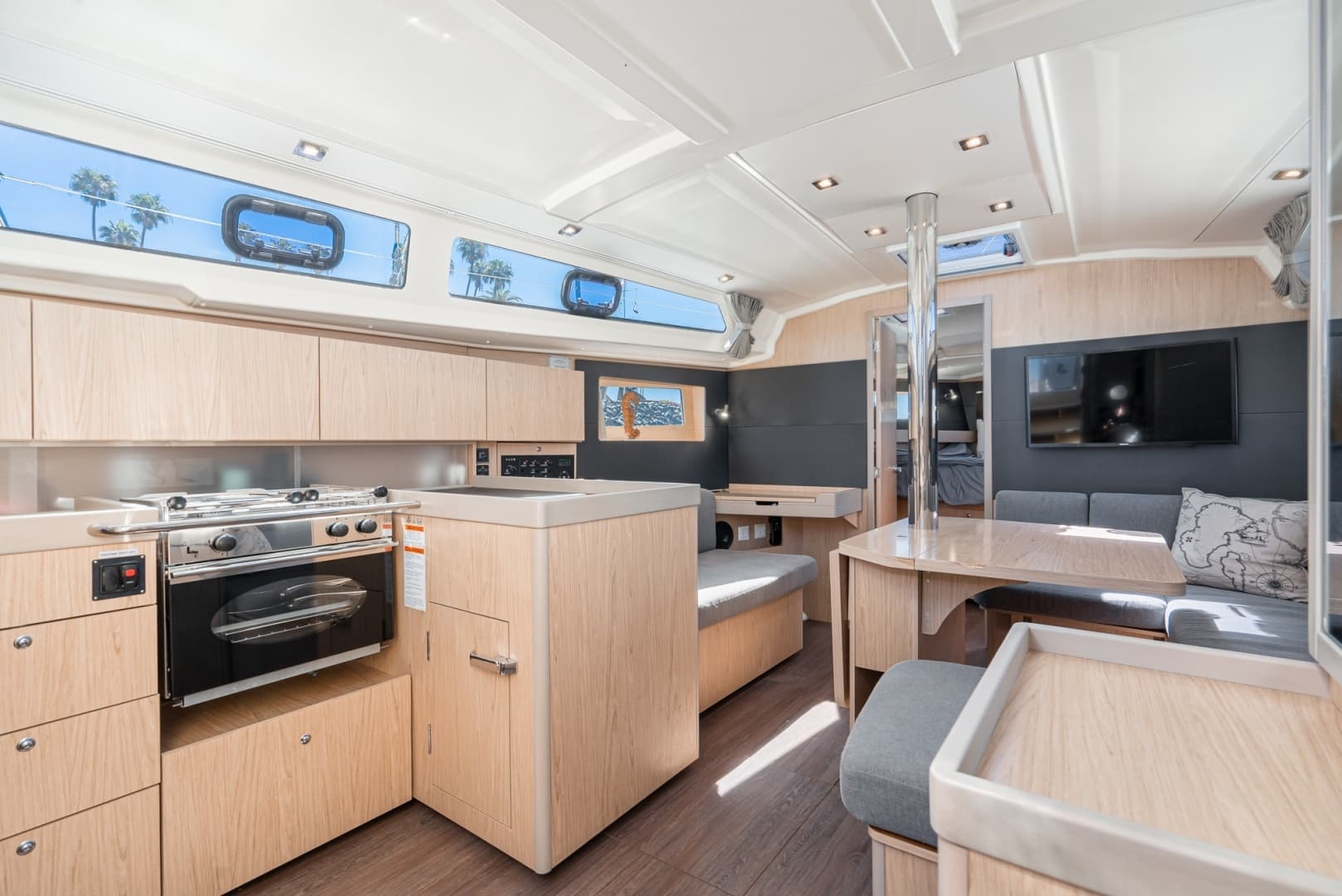 2018 Beneteau Oceanis 41.1 - Image 18