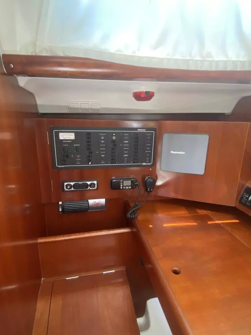 2004 Beneteau 473 - Image 32