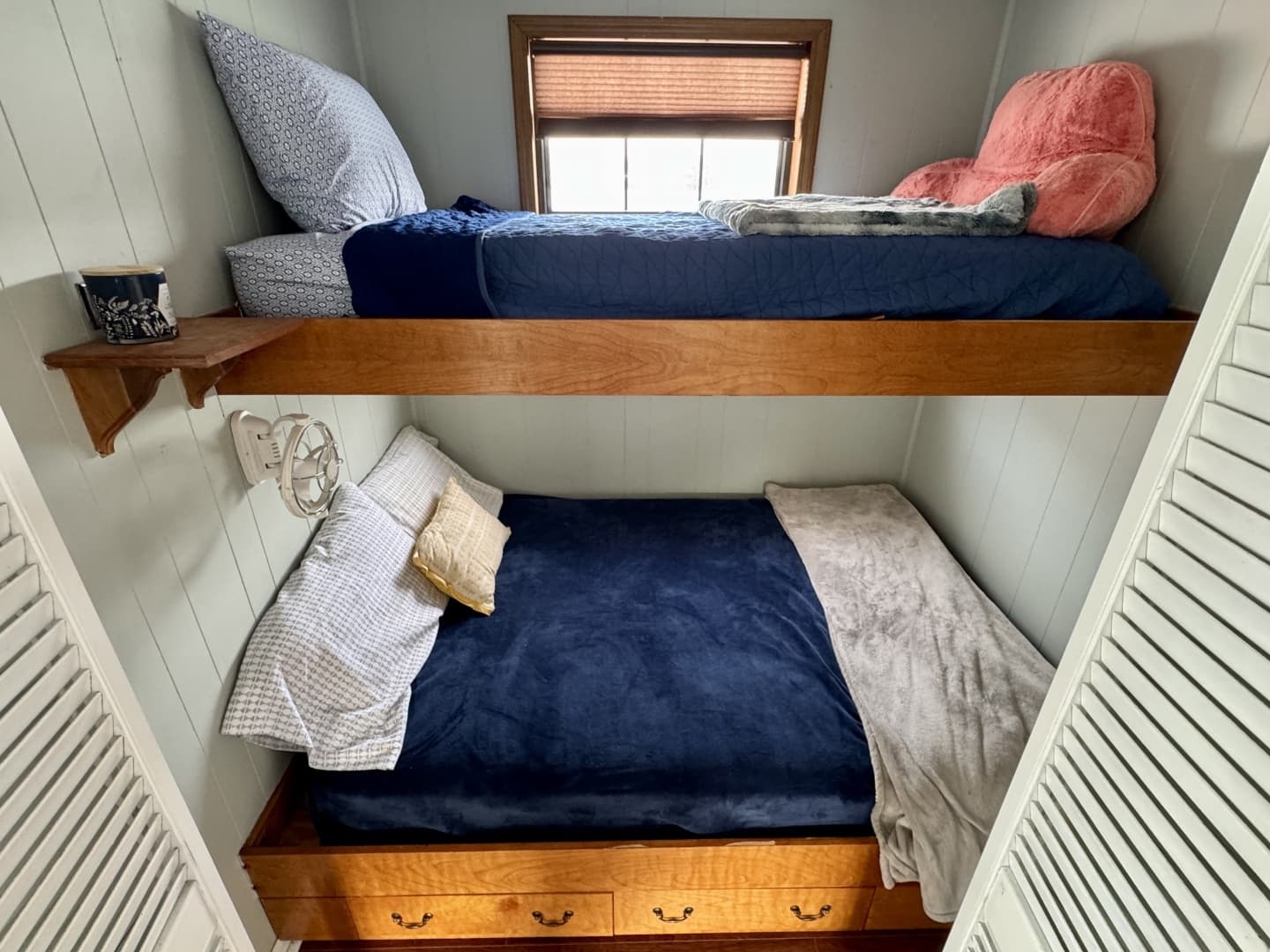 1978 Custom 18 x 24 Off-Grid Floating Cabin Approx 385sqft - Image 29
