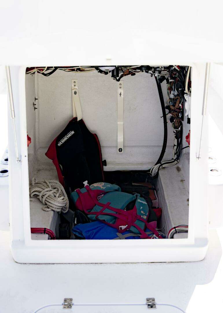 2022 Conch 27CC - Image 15