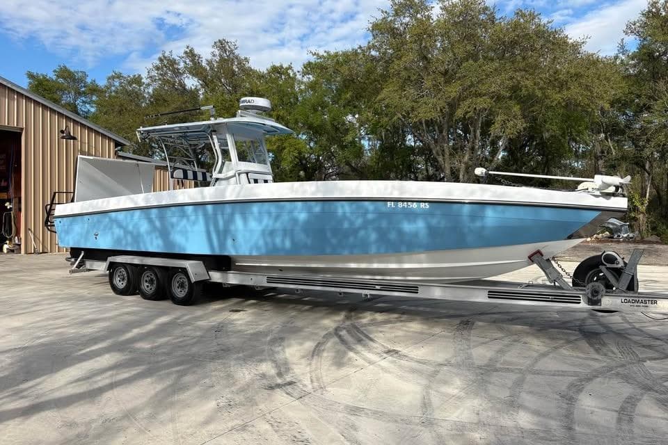 2018 Catamaran Coaches 38 Lightning