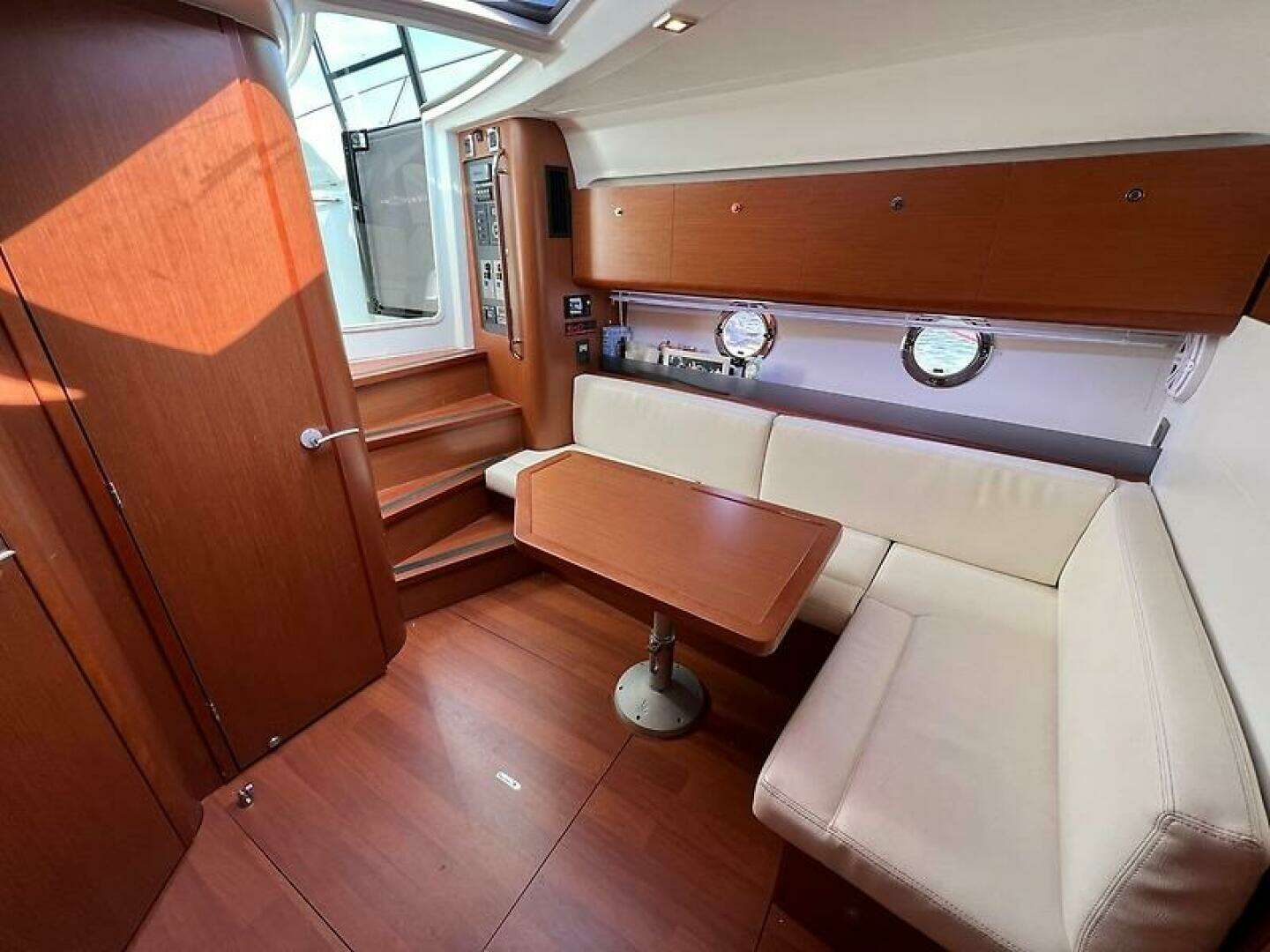 2013 Beneteau 38 Gran Turismo - Image 17