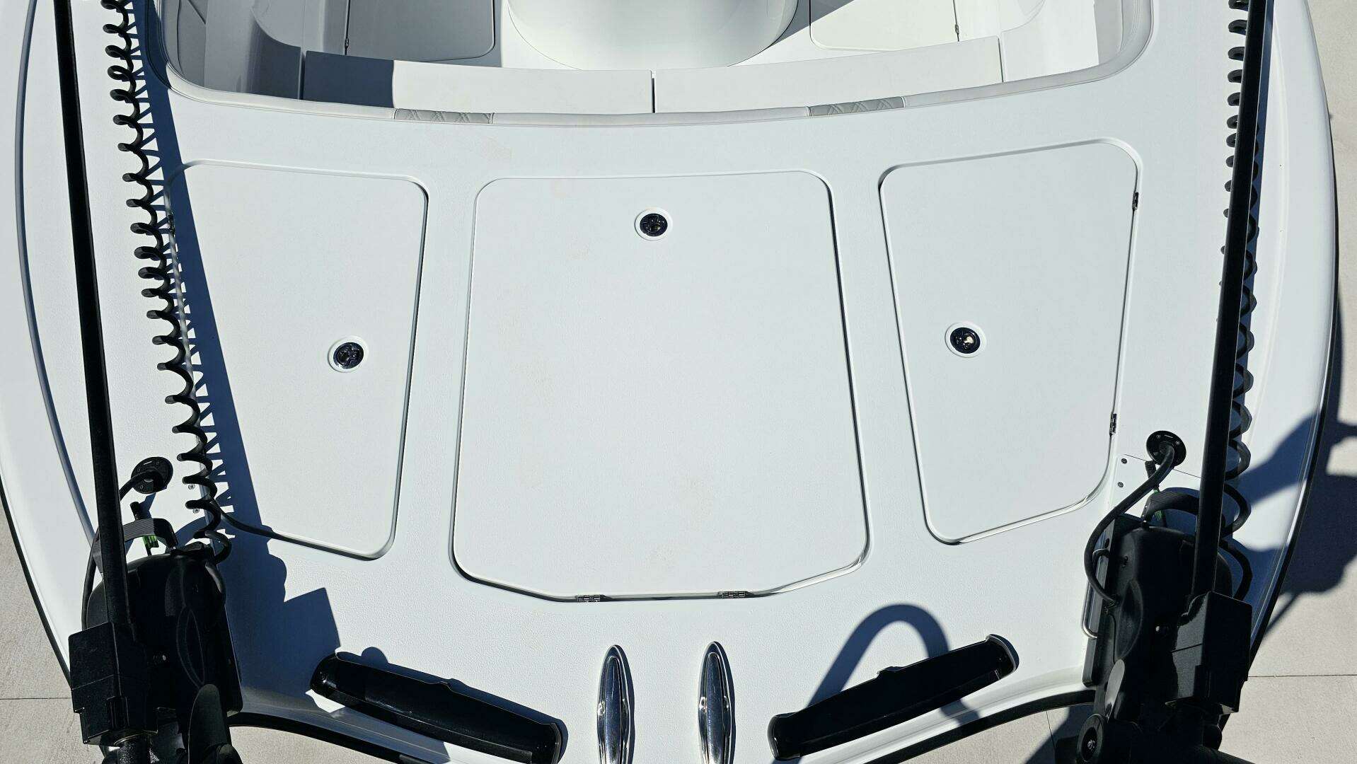 2025 Costa Custom 34SV - Image 12
