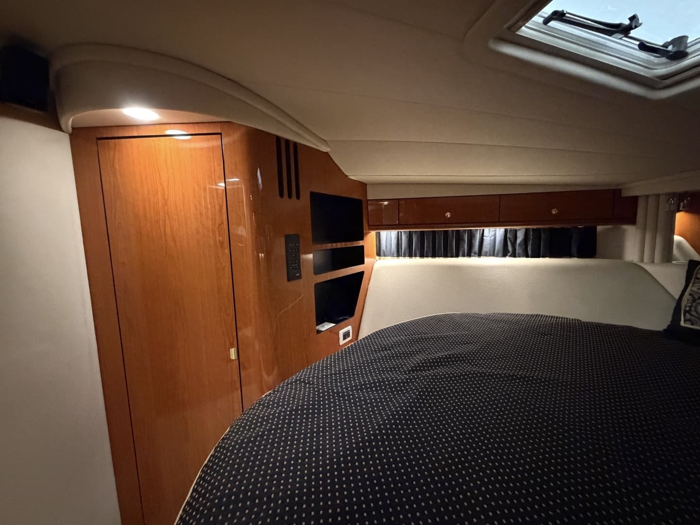 2001 Sea Ray 510 Sundancer 800 CAT - Image 32