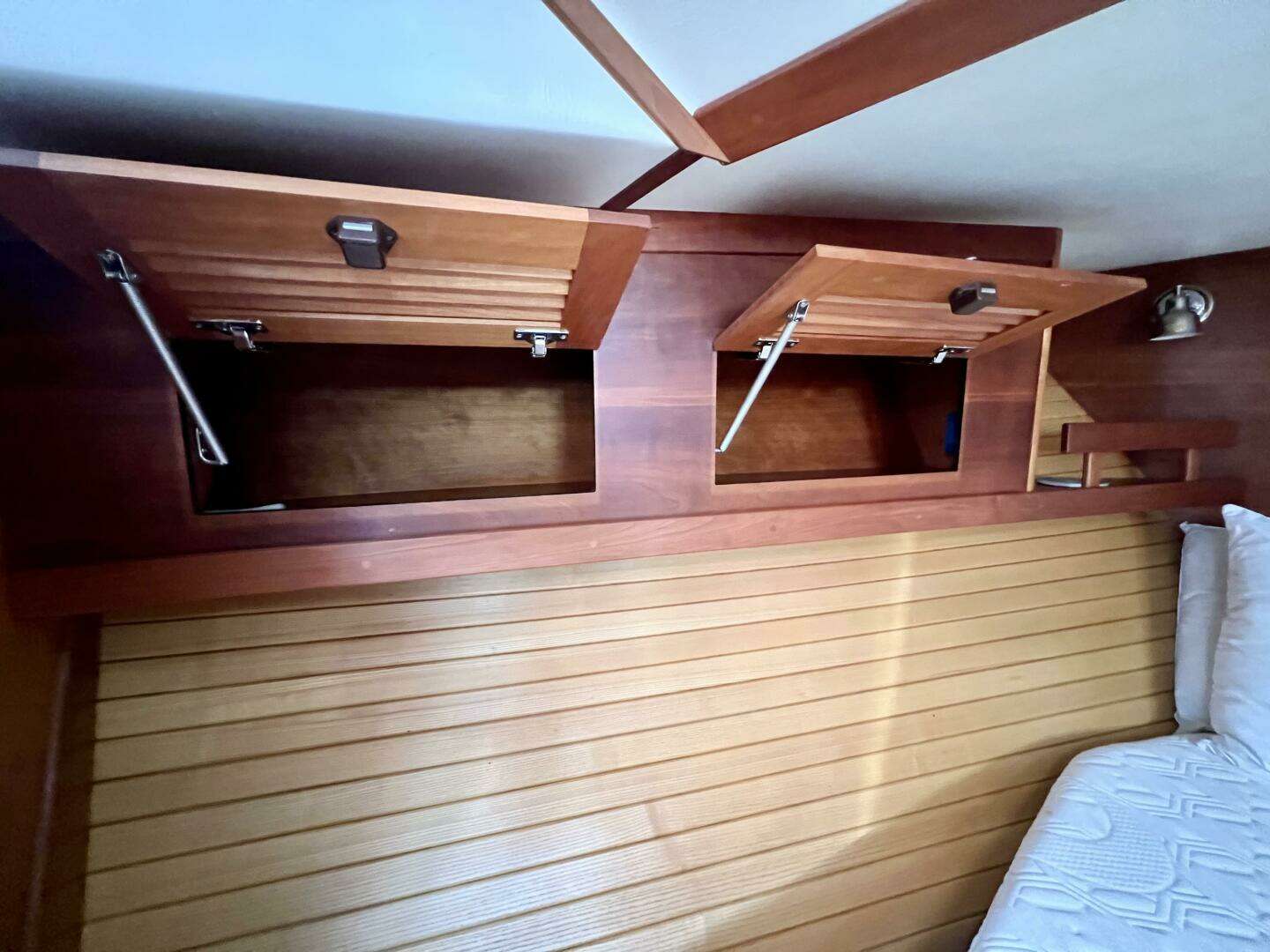 2006 Sabre 38 Hard Top Express - Image 39