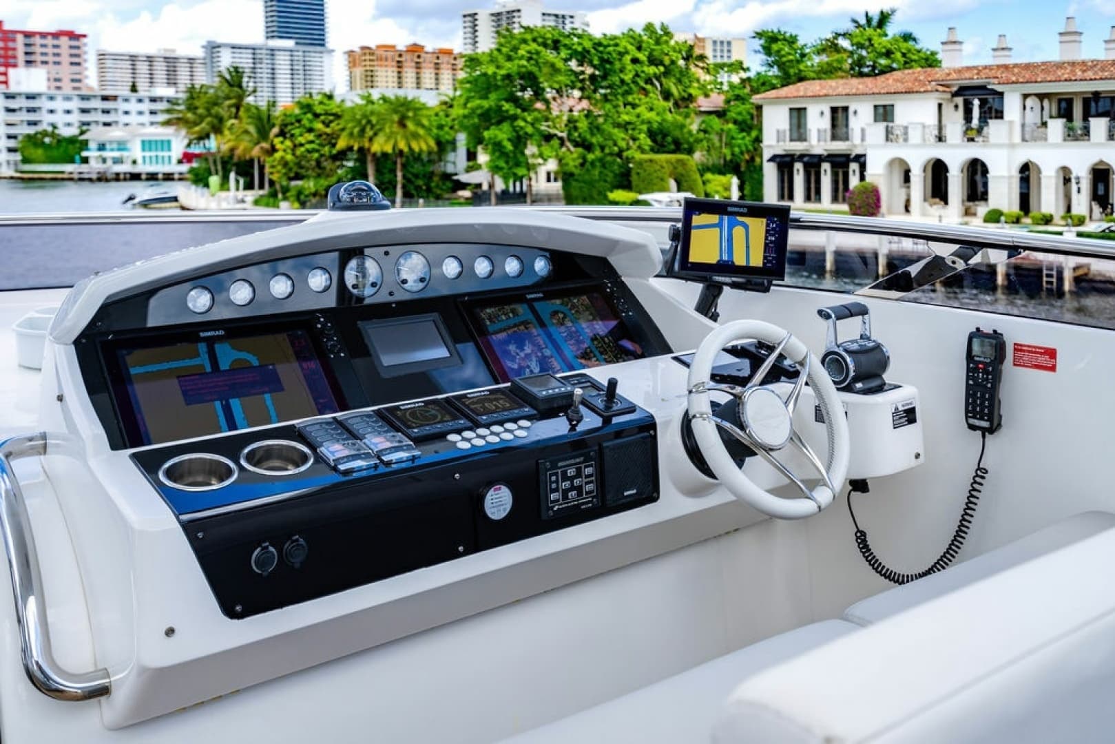 2019 Sunseeker 95 Motor Yacht - Image 30