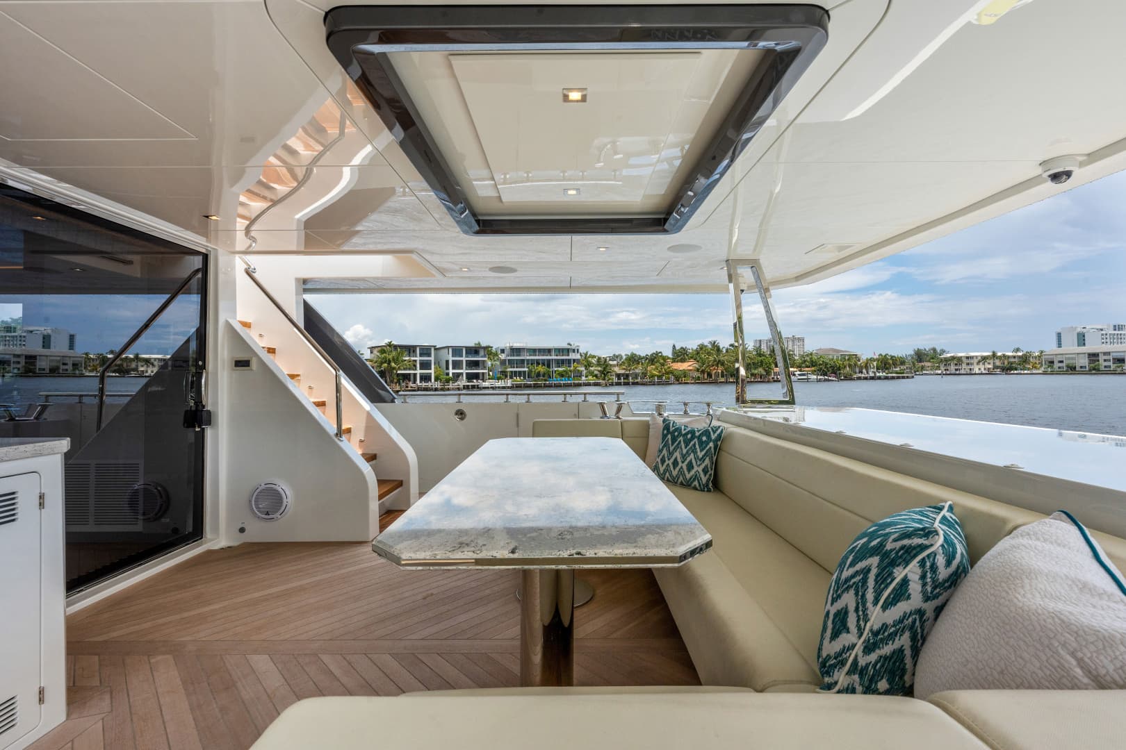 2023 Ocean Alexander 27R - Image 38