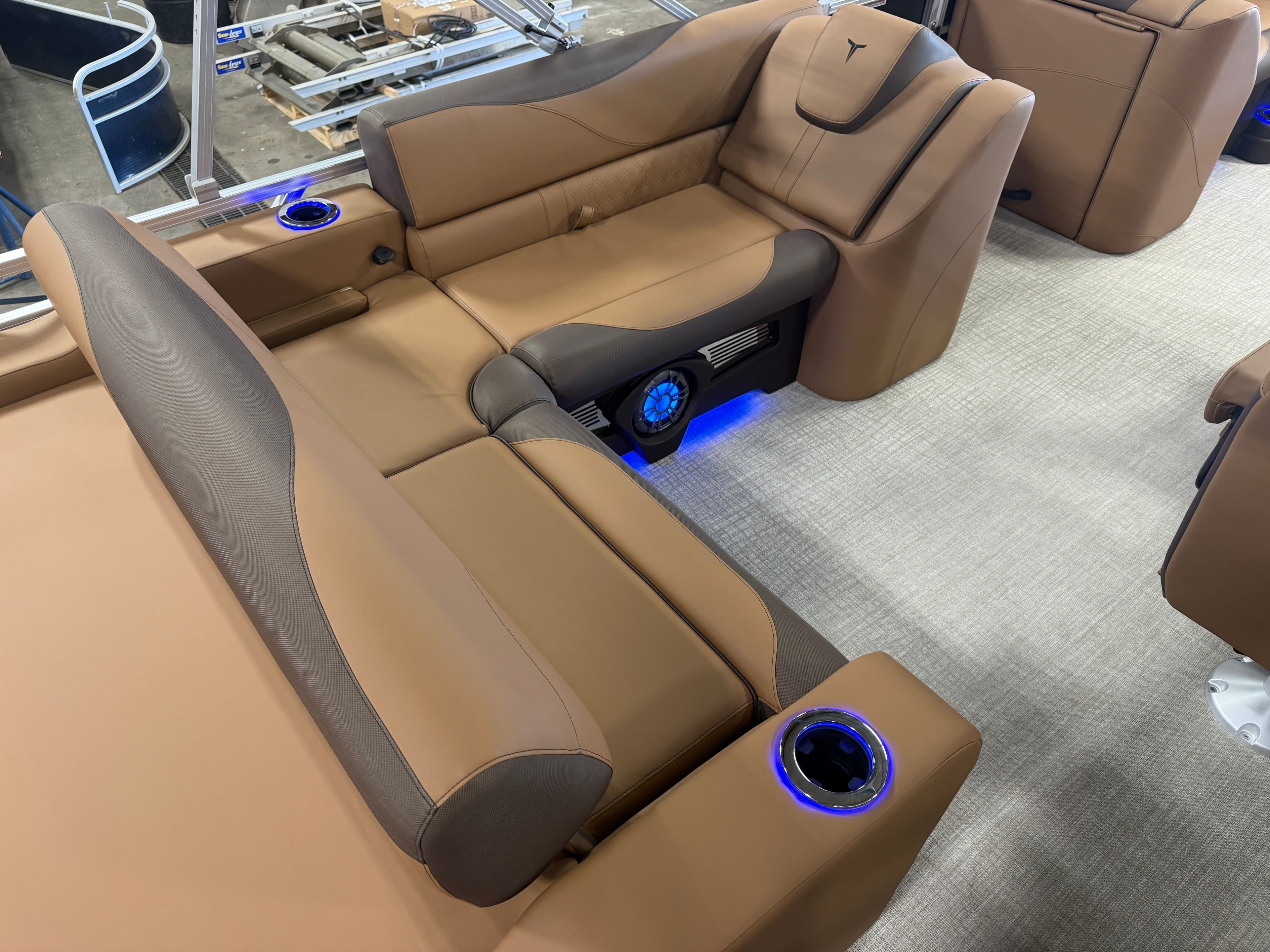 2026 Tahoe LTZ 300HP VRB 2385 Swingback Tritoon - 19