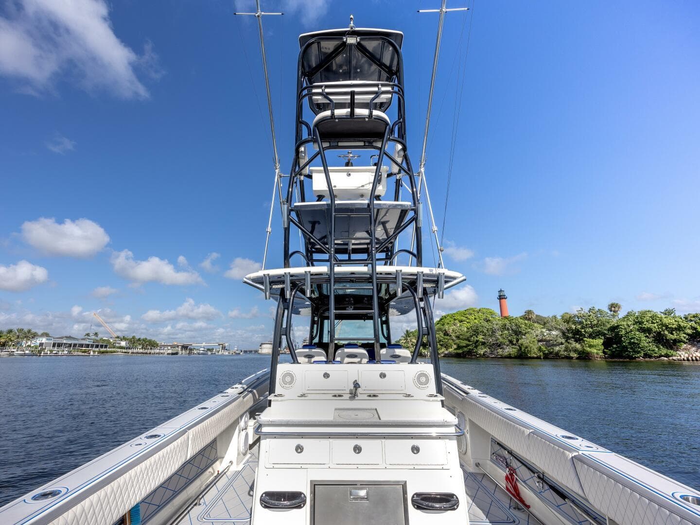 2014 Hydra-Sports 42 Custom Siesta boat on calm water, clear sky background.