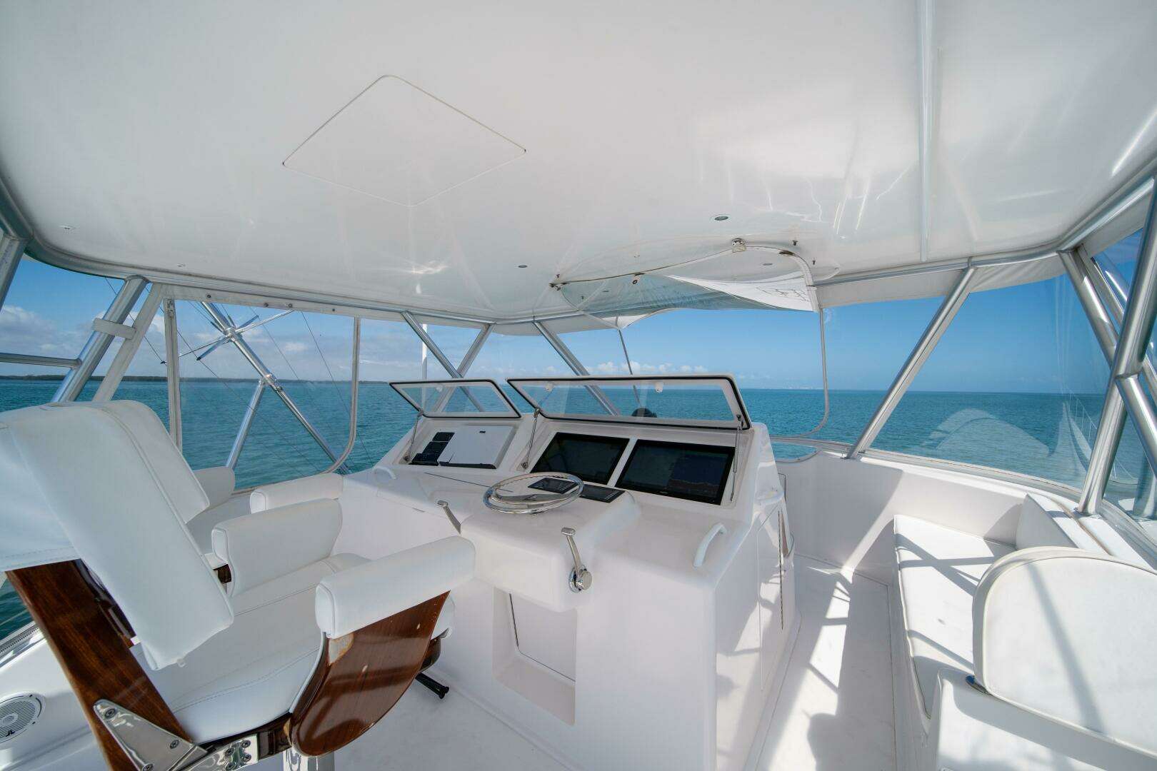 2006 Viking 52 Convertible - Image 31