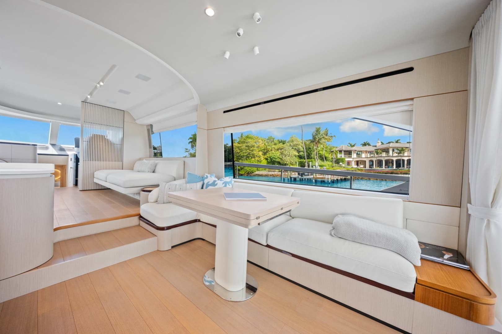 2025 Azimut 68 FLY - Image 30