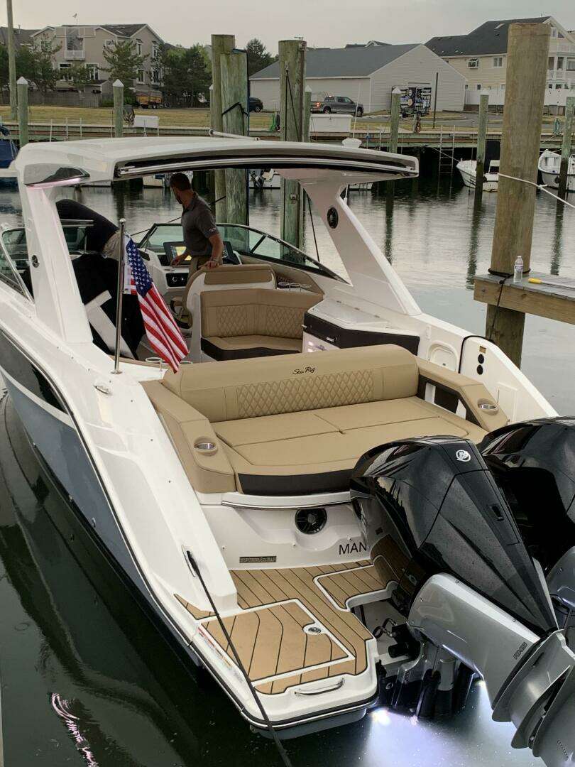 2023 Sea Ray SLX 310 OB - Image 15