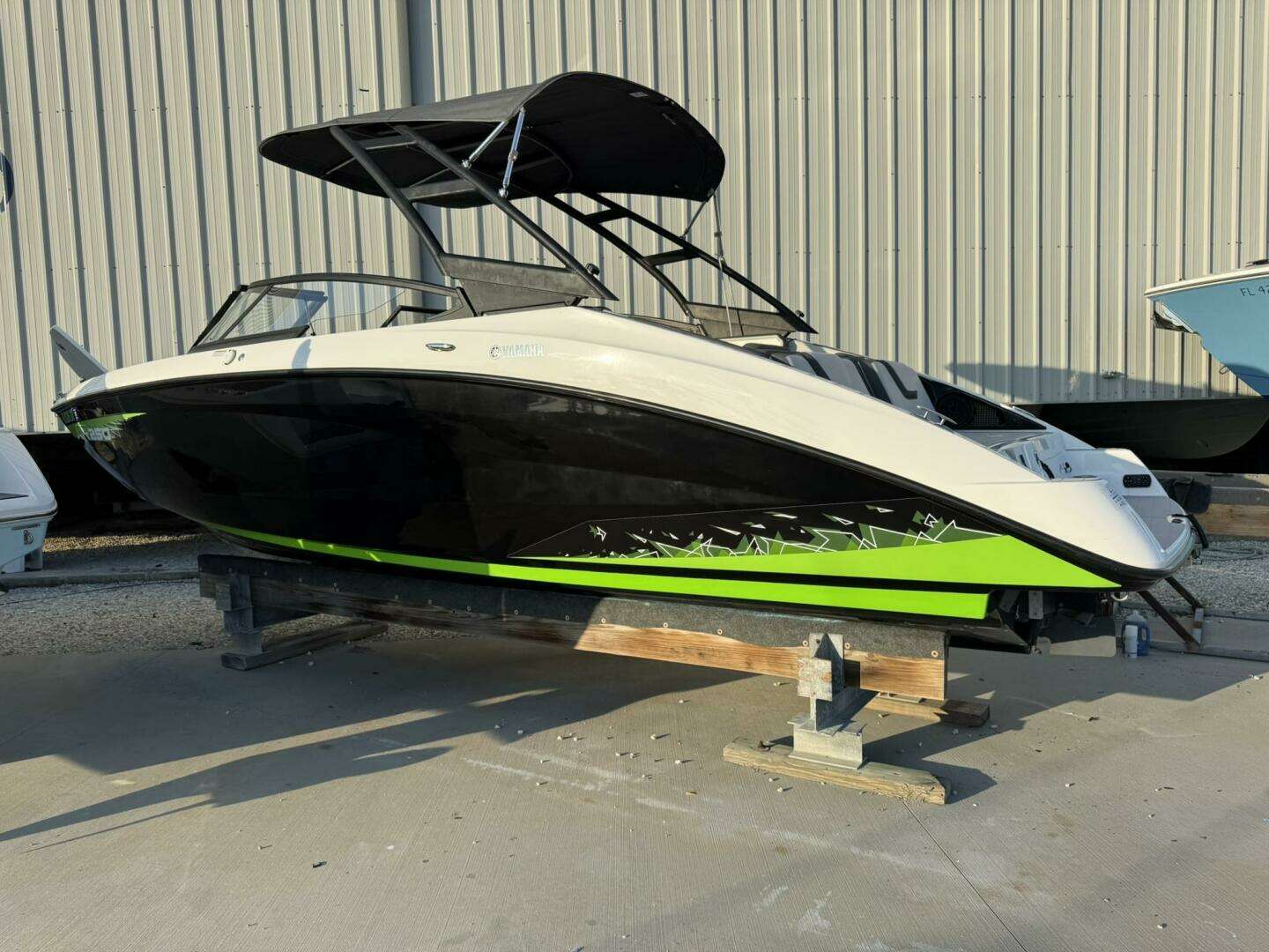 2021 Yamaha Boats AR 250 - Image 5