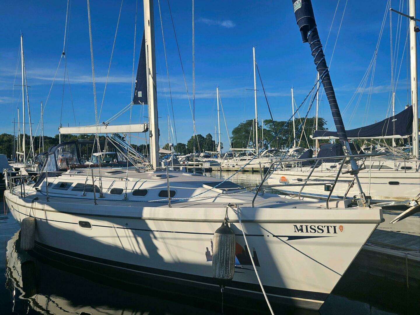 2001 Catalina 380 - Image 5