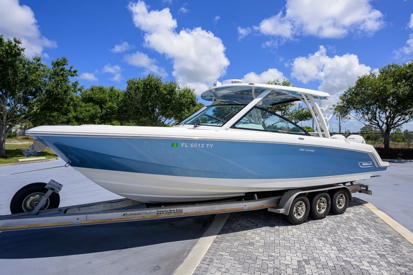 2023 Boston Whaler Vantage - Image 6