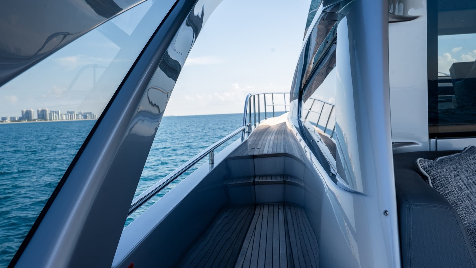 2024 Pershing 7X - Image 31