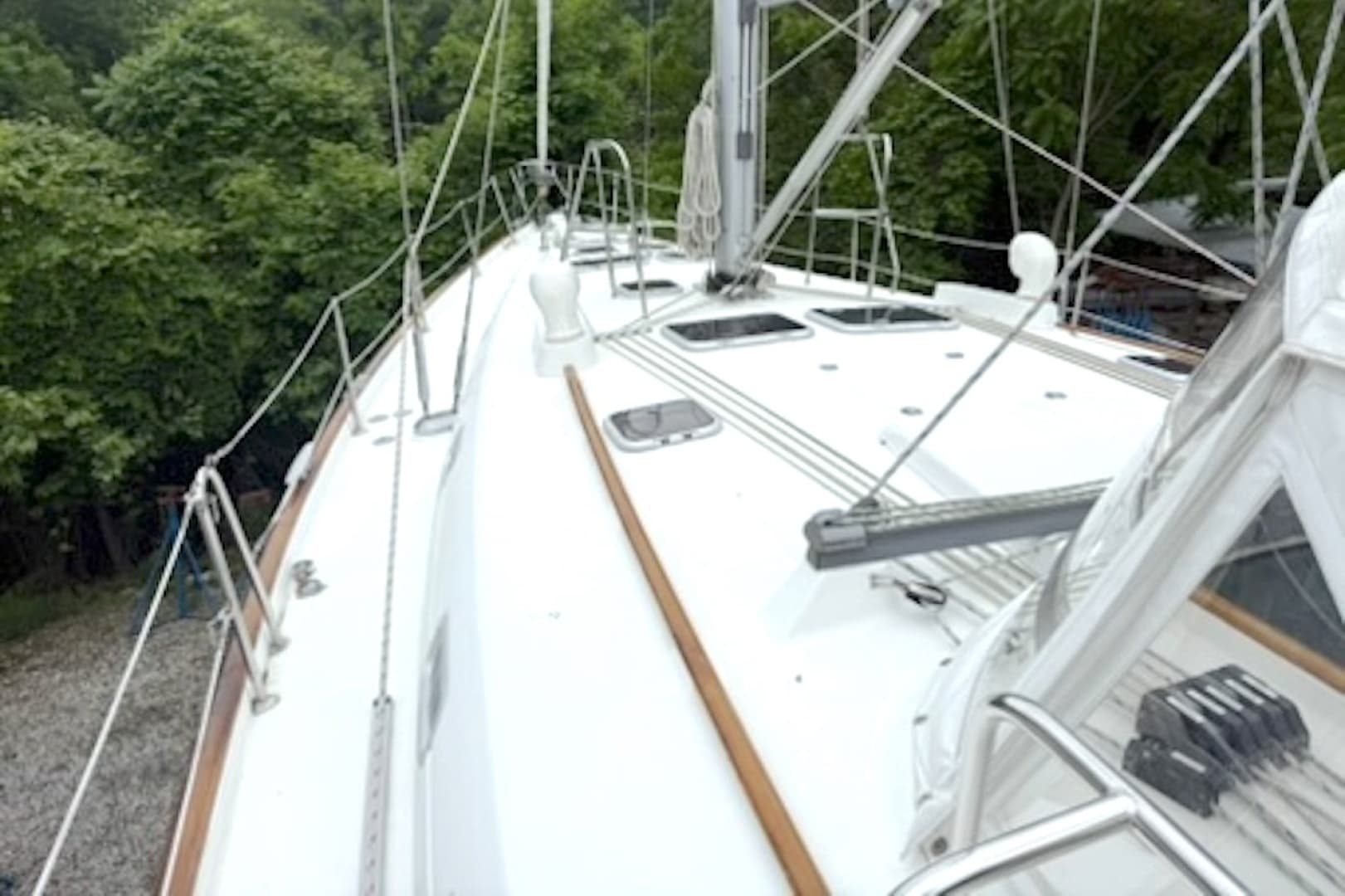 2001 Beneteau — - Image 12
