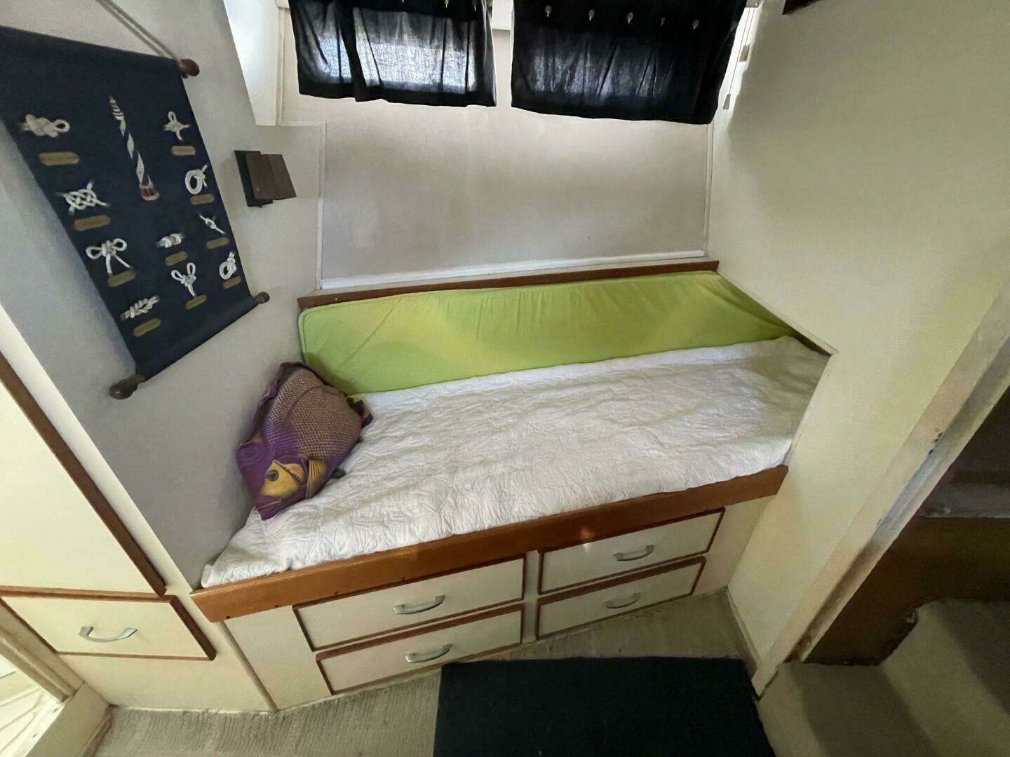 1969 Chris-Craft 47 Commander - Image 14