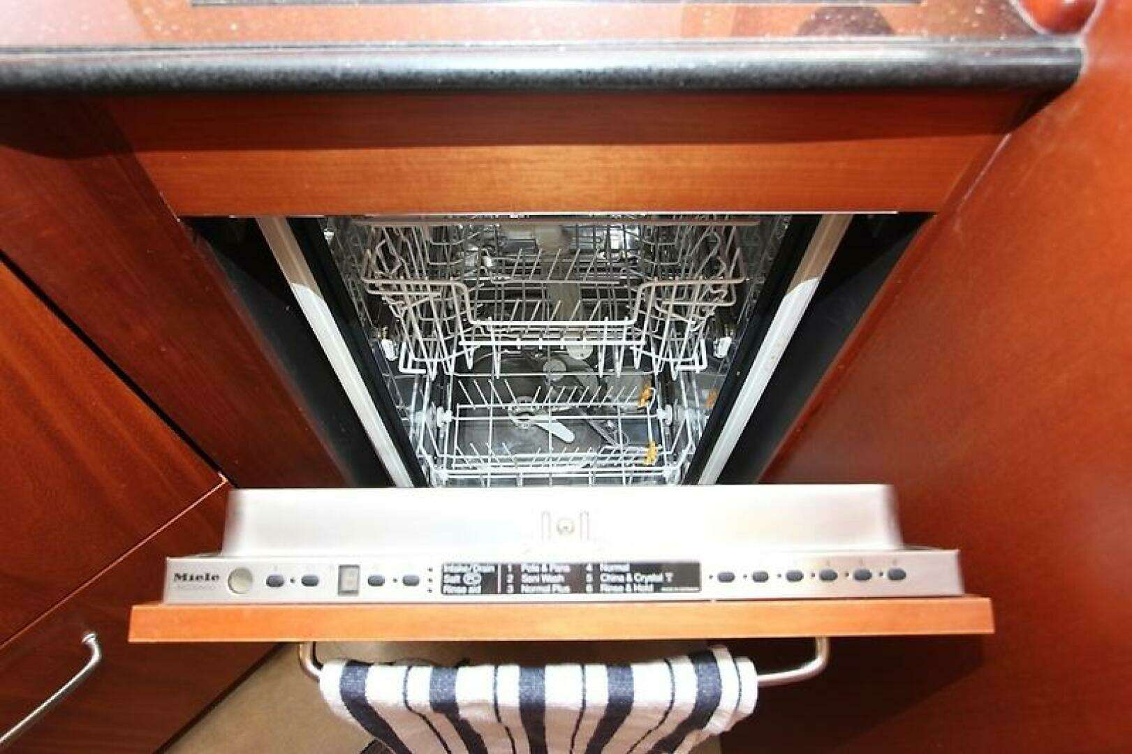 2006 Huckins 56 Linwood - Image 34