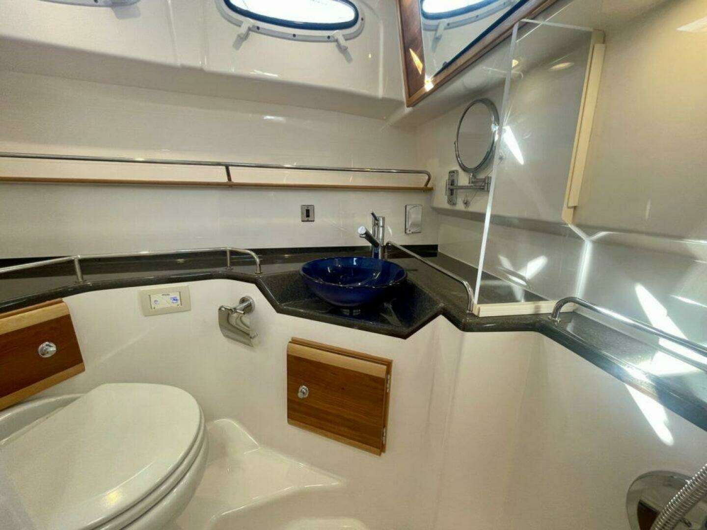 2017 Cutwater C-302 Sport Coupe - Image 18