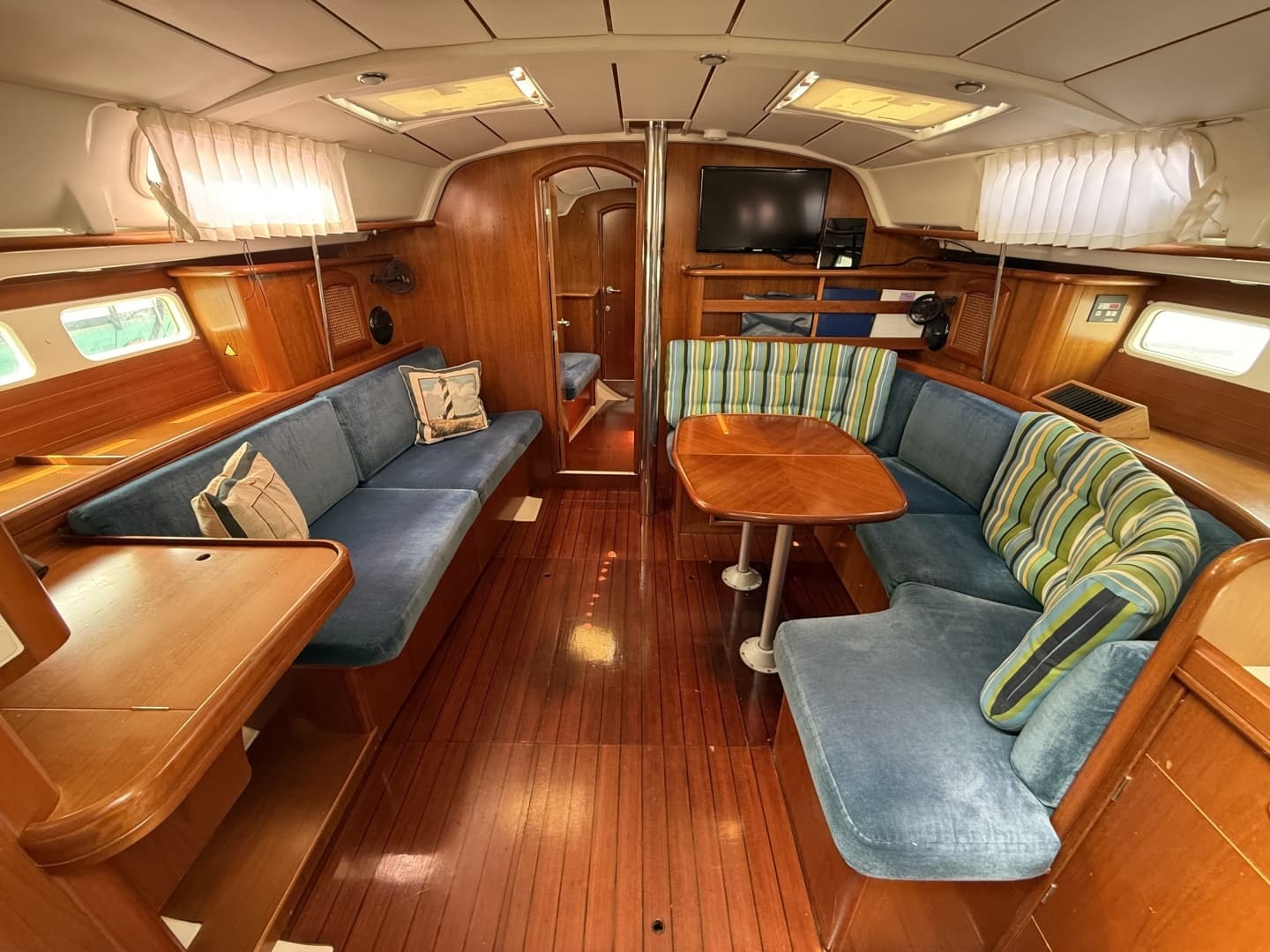 1998 Beneteau 411 - Image 7