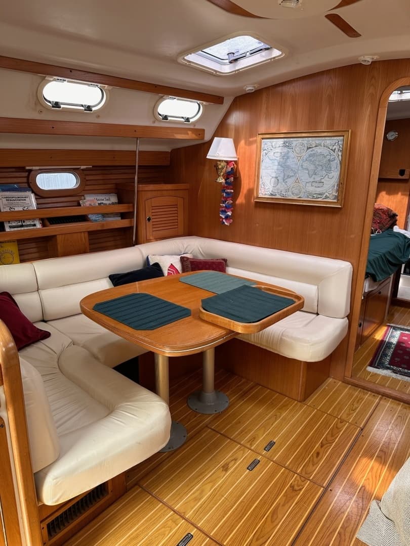 2002 Catalina 470 - Image 15