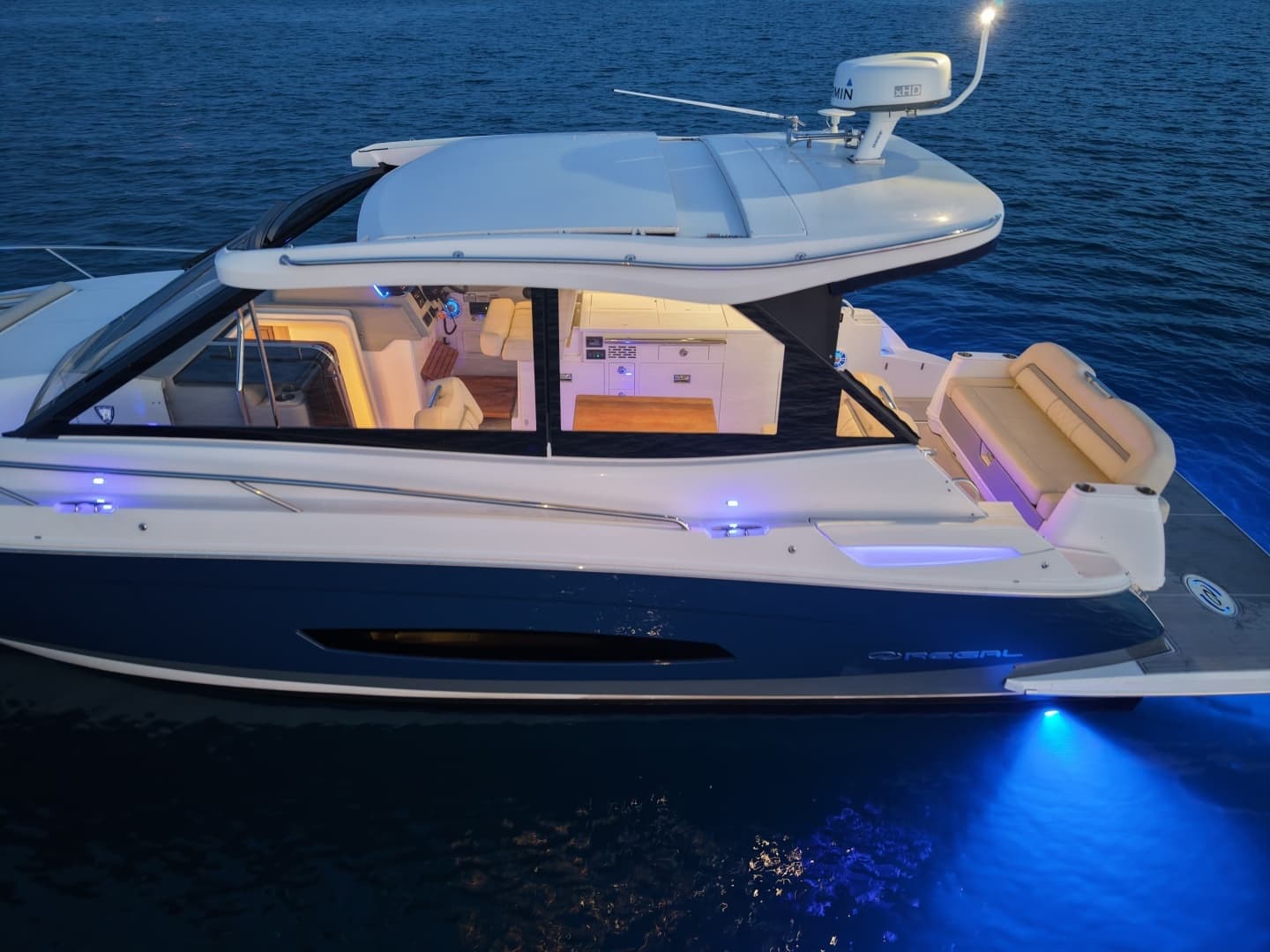 2022 Regal 36 Grand Coupe - Image 15