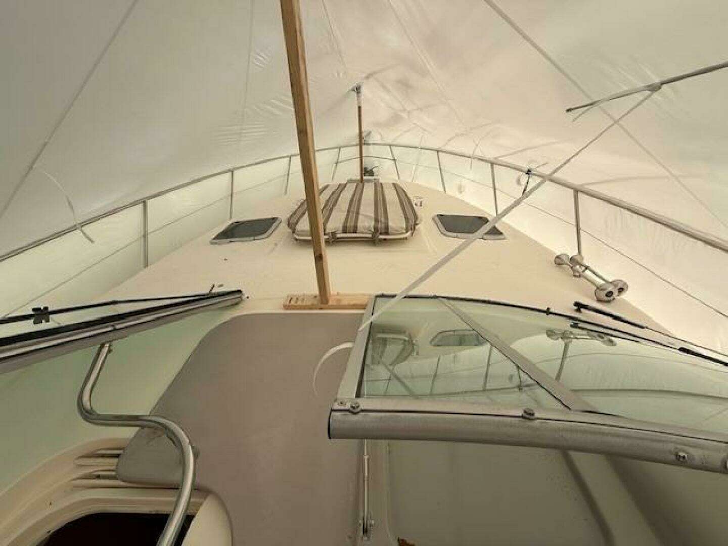 2006 Rinker 410 express diesel - Image 21