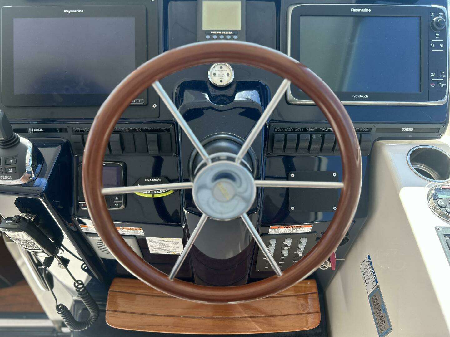 2008 Tiara Yachts 3500 Sovran - Image 17