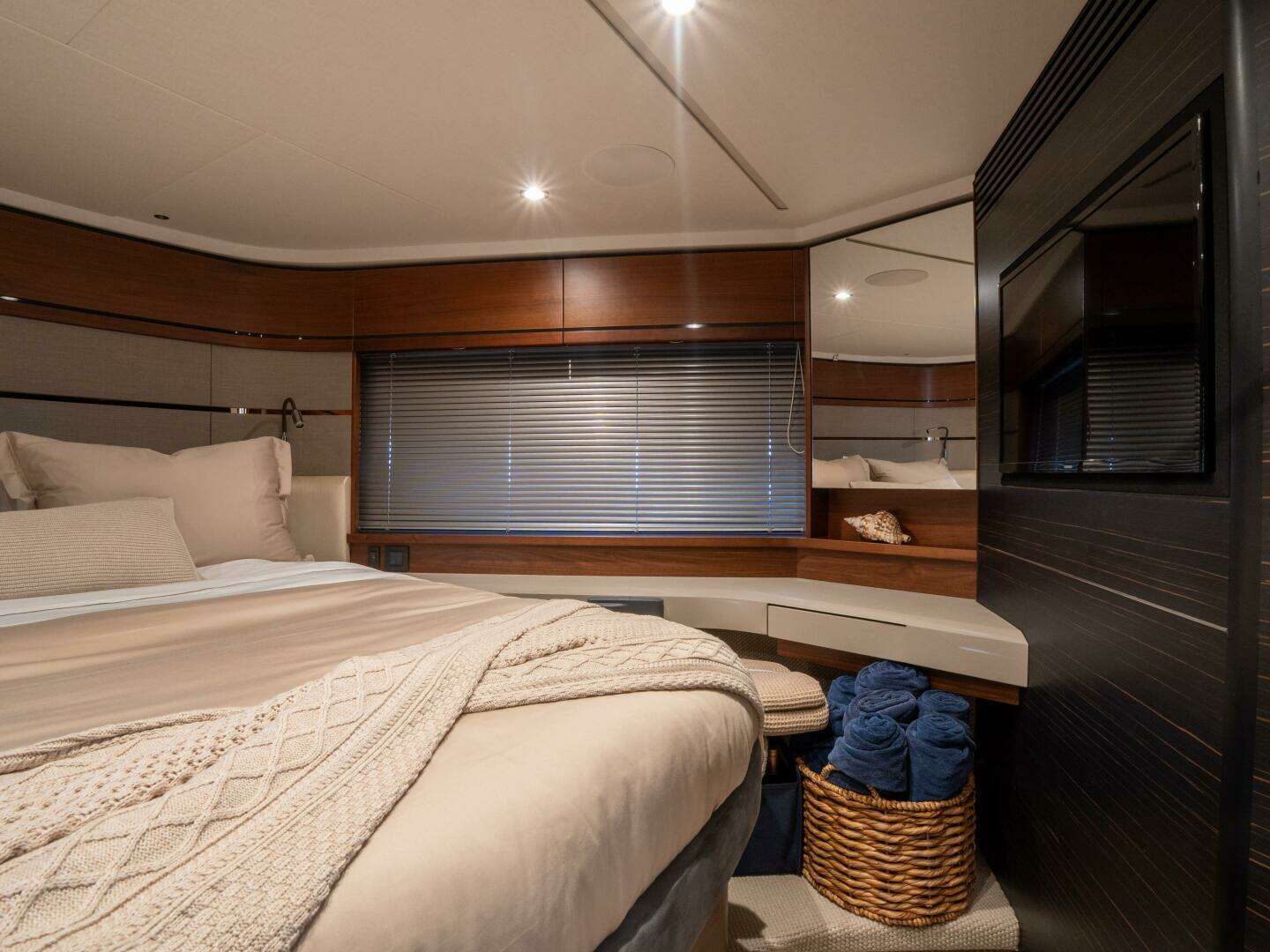 2020 Princess S66 - Image 50