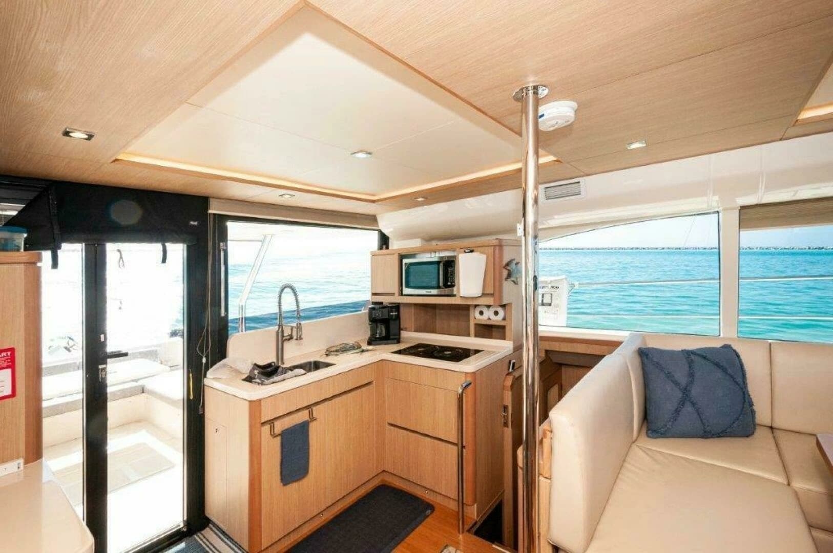 2018 Aquila 44 Yacht - Image 8