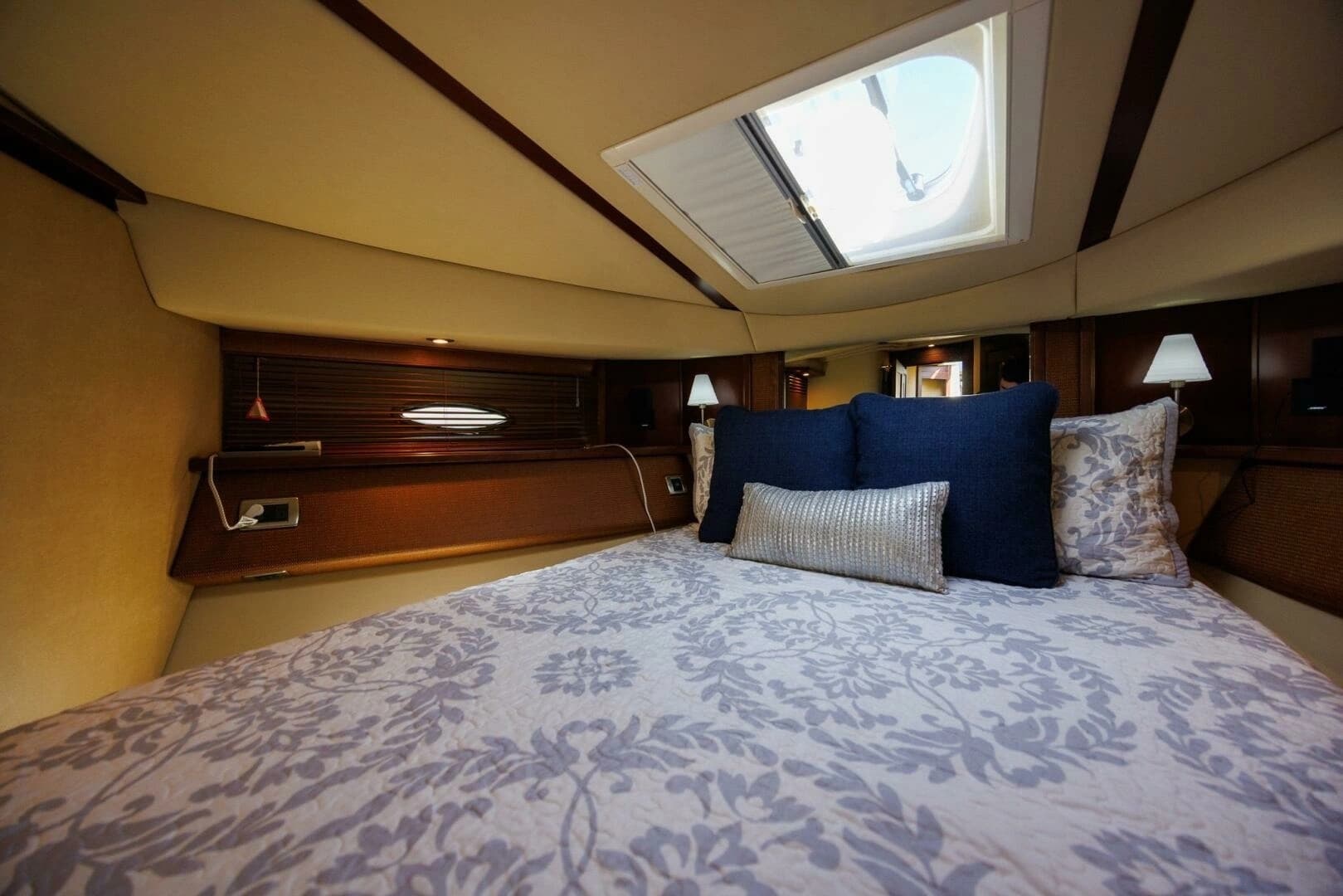 2006 Sea Ray 52 Sedan Bridge - Image 13