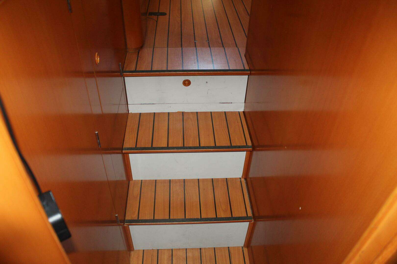 2004 Lagoon 43 Power Cat - Image 17