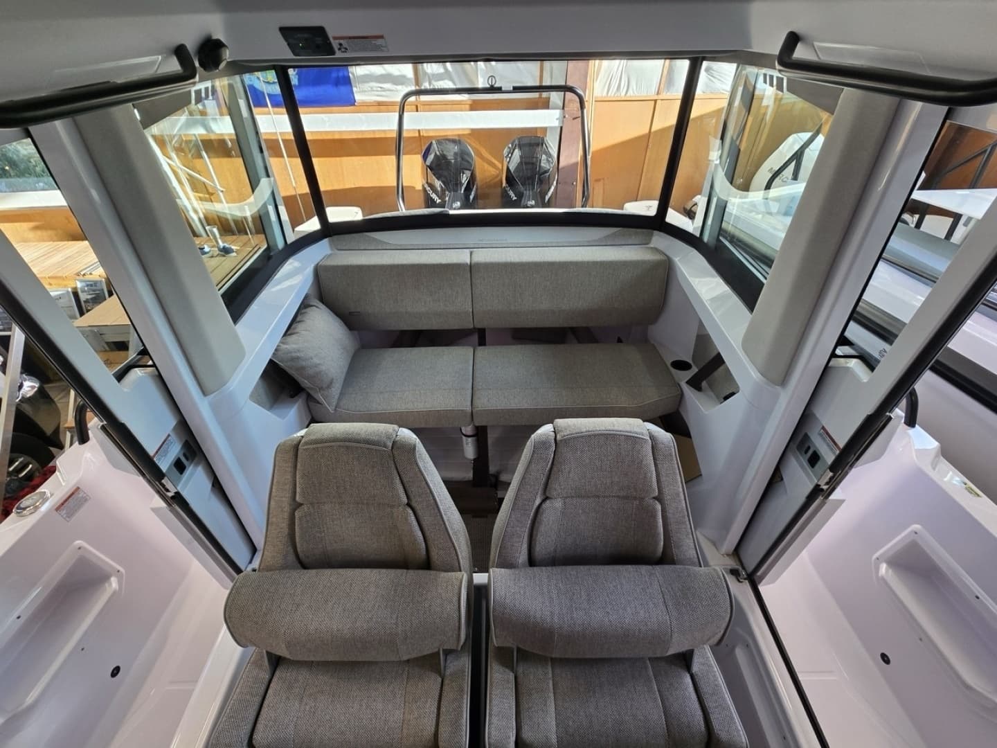 2026 Axopar Cross Cabin - Image 34