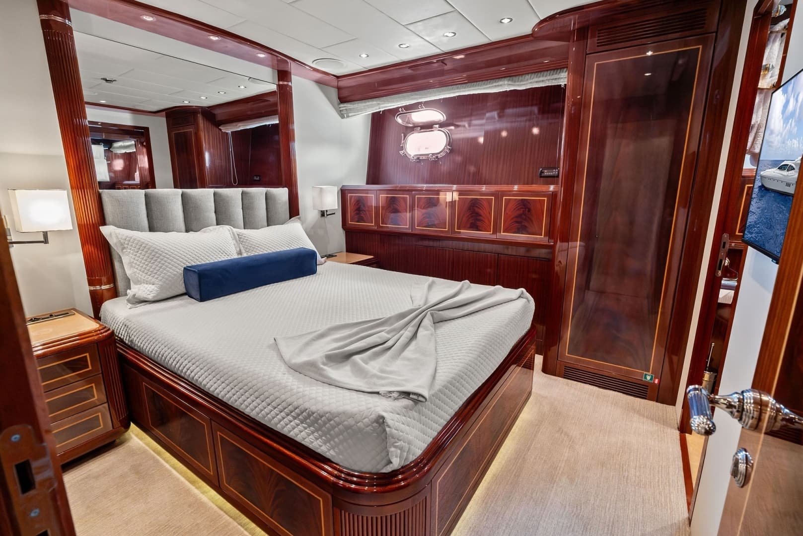 2005 Mangusta 130 - Image 70