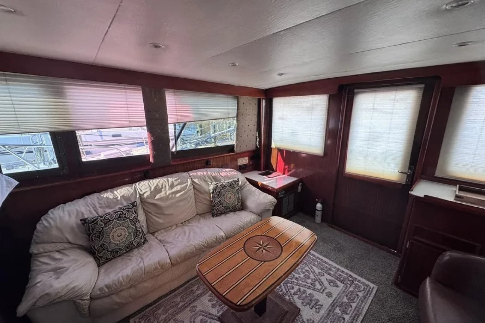 1981 Hatteras 43 Convertible - Image 9