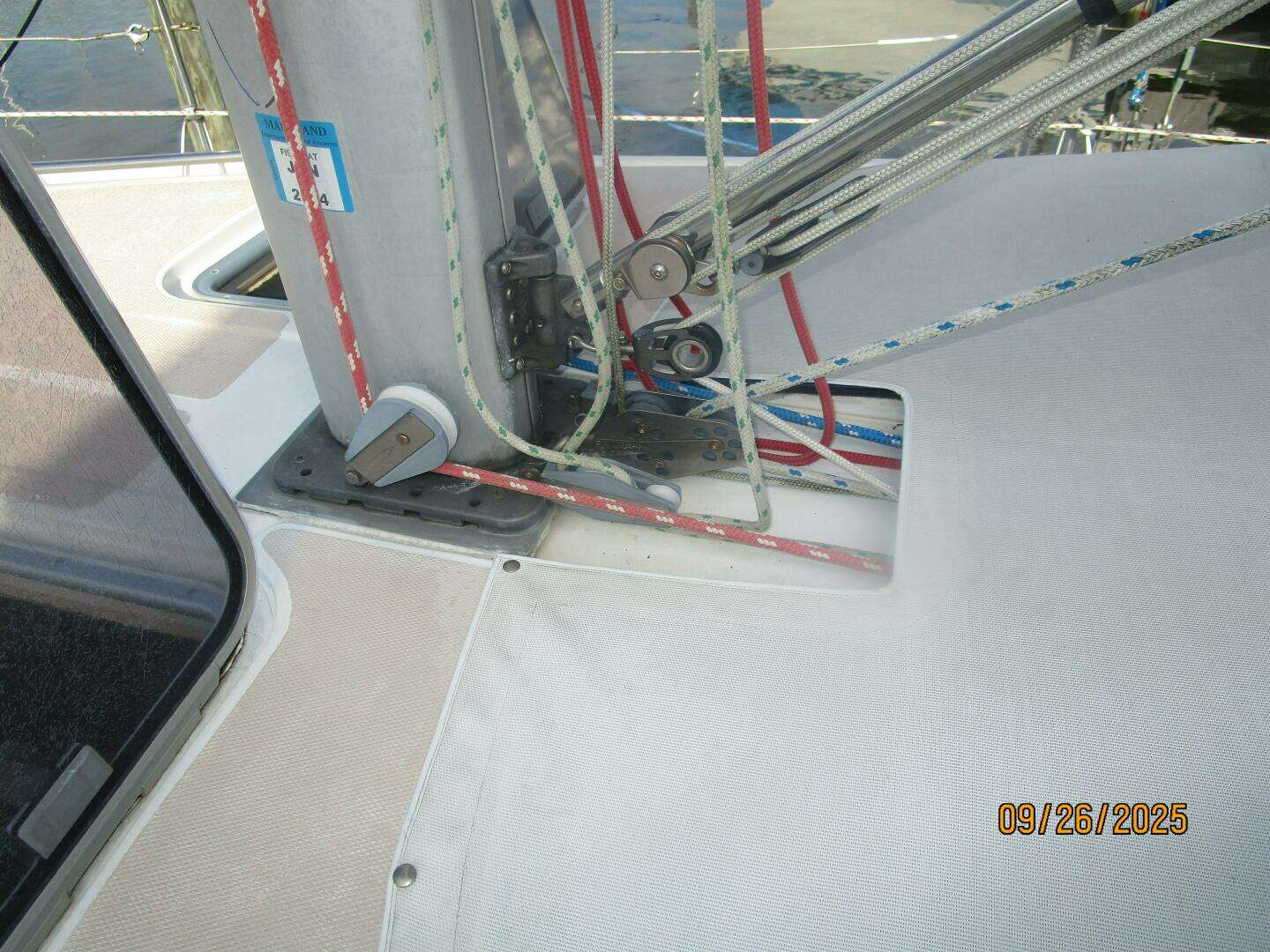 1998 Hunter 376 - Image 20