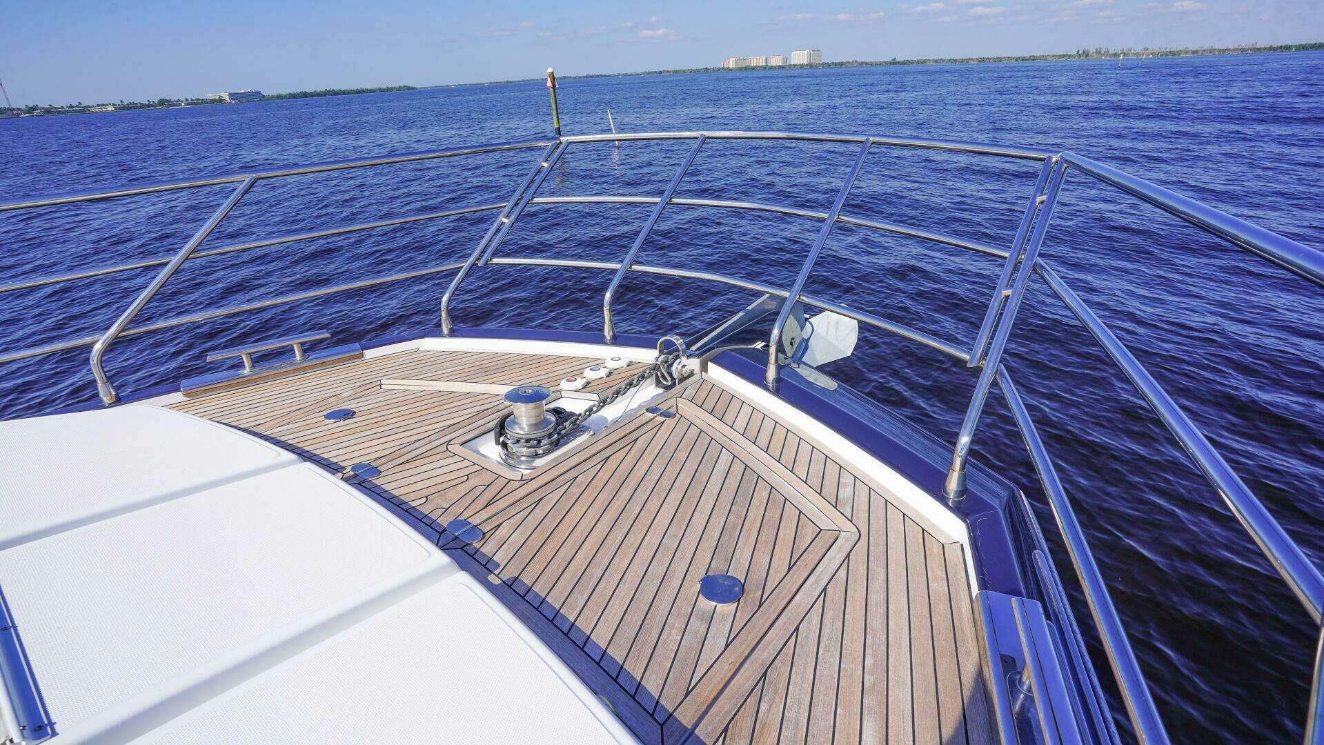 2017 Azimut 66 Flybridge - Image 18