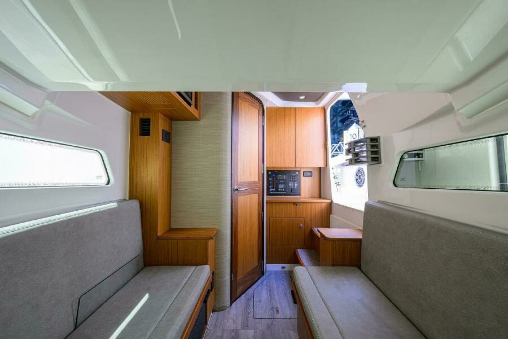 2021 Solace Center Console - Image 3