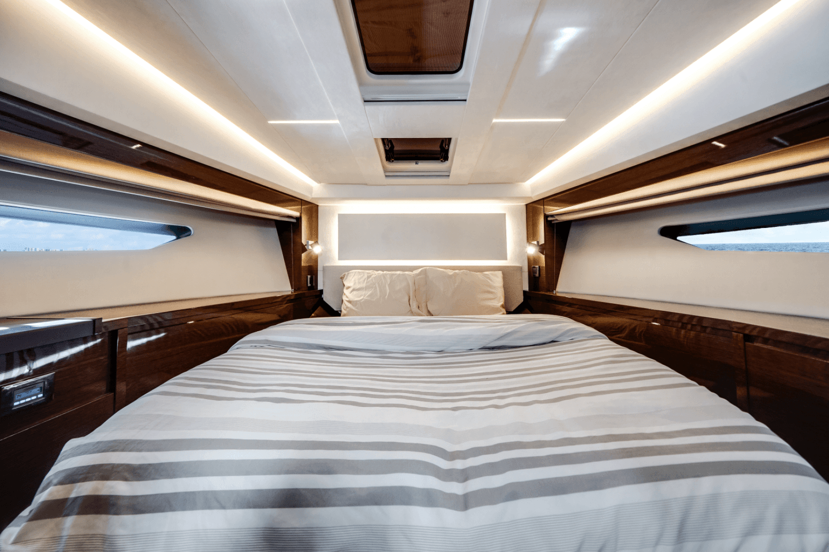 2020 Prestige 520 FLYBRIDGE - Image 48