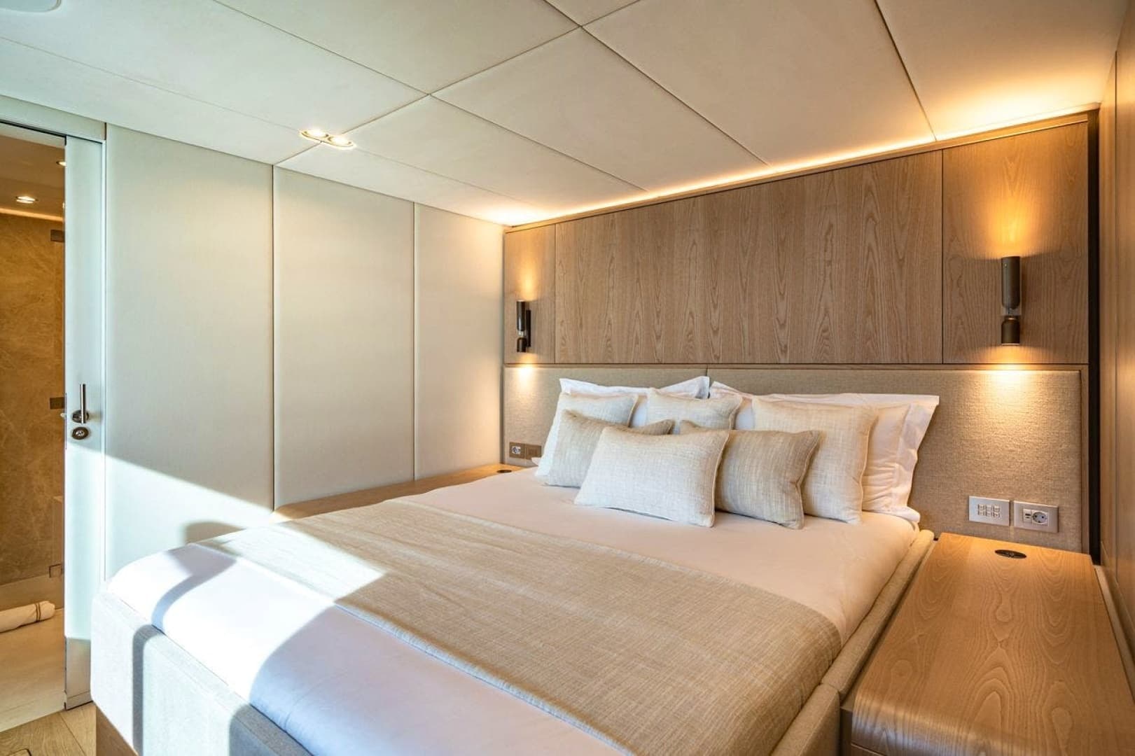 2025 SUNREEF YACHTS Sunreef 100 Power - Image 46