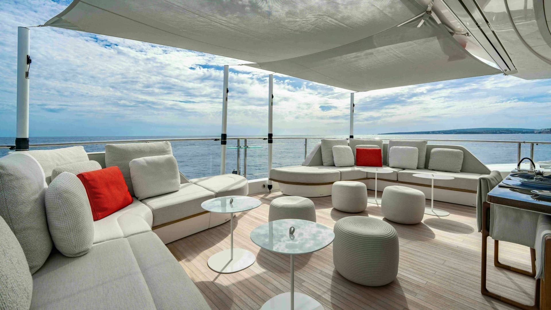 2016 Sunseeker Sunseeker 131 Yacht - Image 14