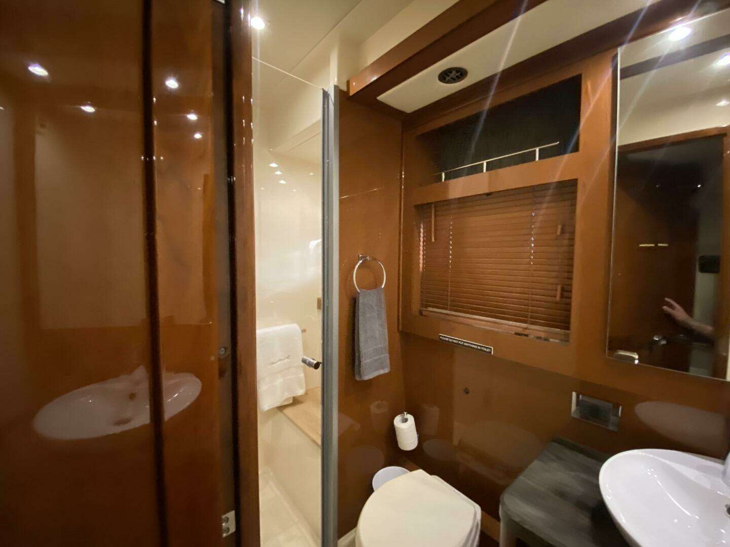 2016 Sea Ray 510 FLY - Image 31