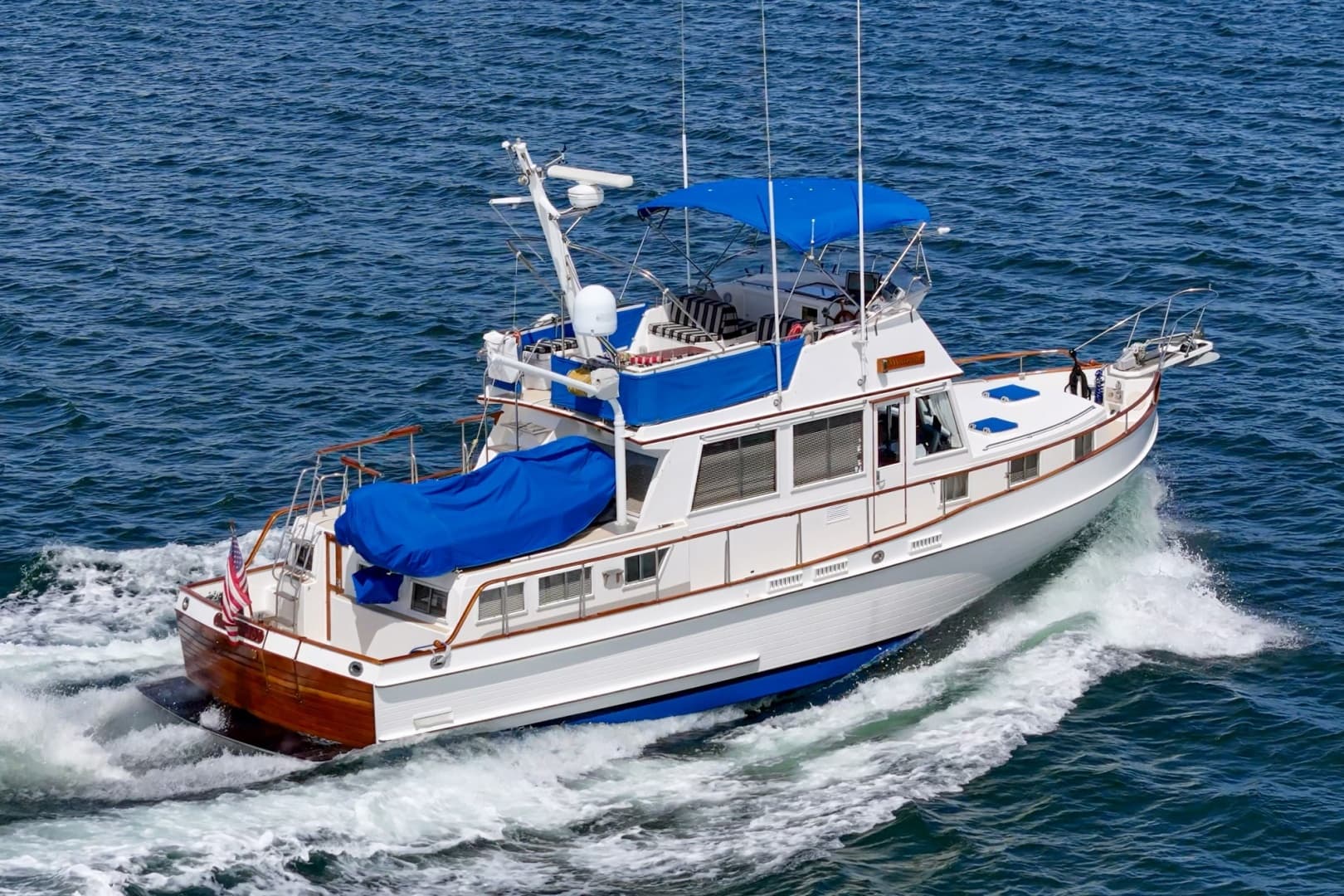1987 Grand Banks 47 motoryacht - Image 2