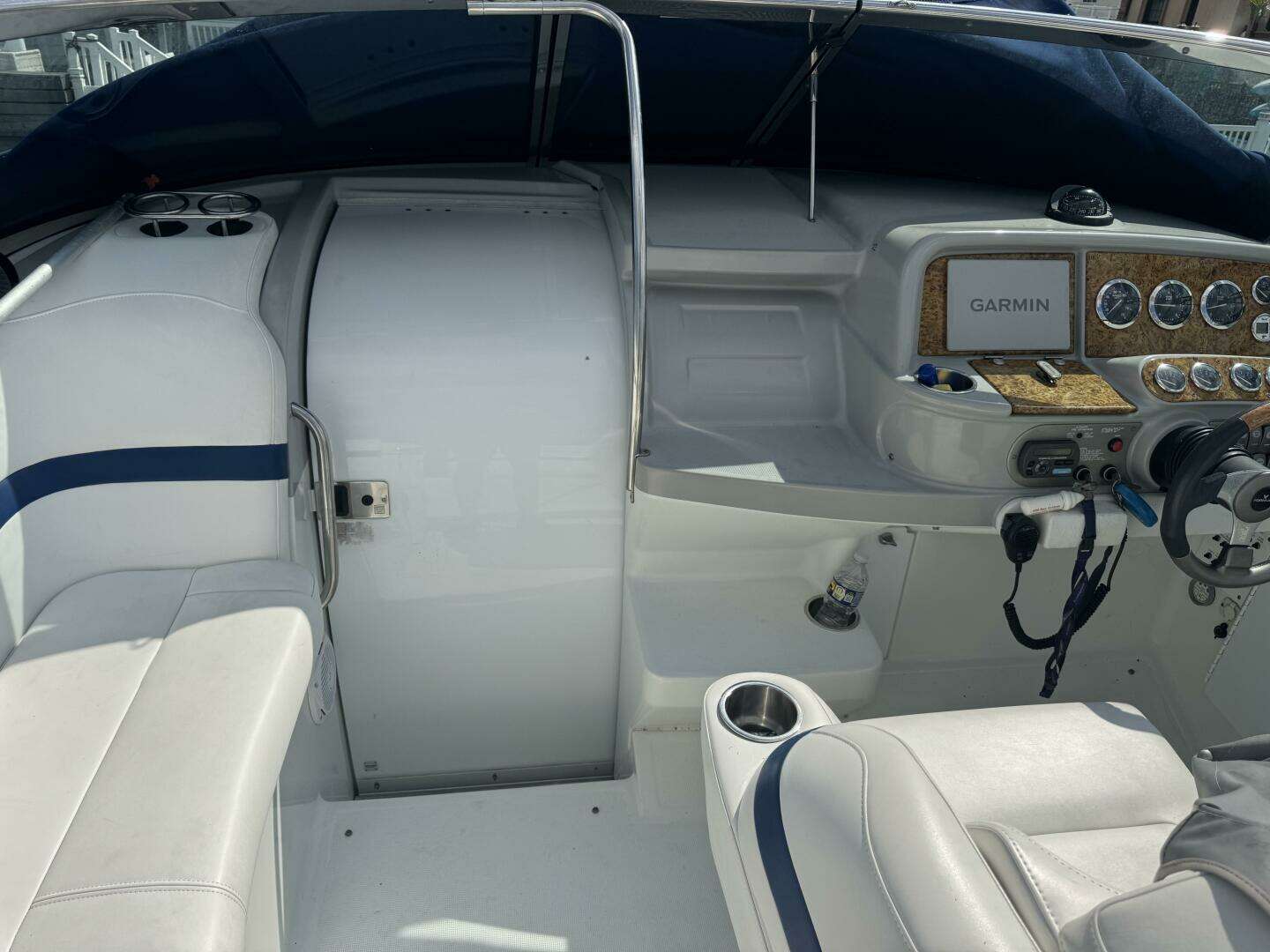 2007 Formula 330 Sun Sport - Image 14