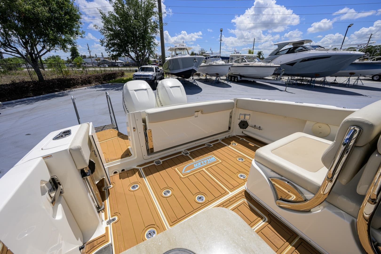 2023 Boston Whaler Vantage - Image 21