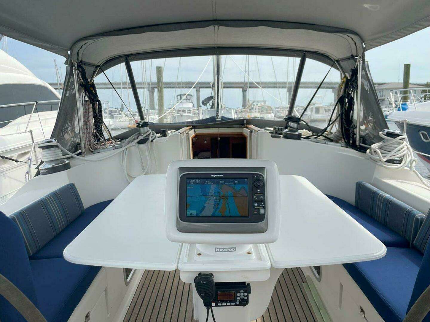 1998 Jeanneau 45.2 - Image 23